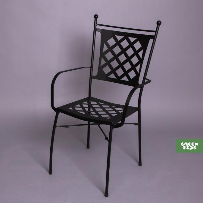 Кованый стул с подлокотниками